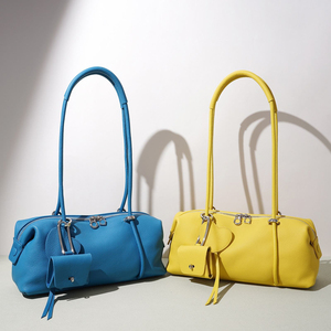 Bolso de Hombro Amarillo de PU con Decoración de Remaches, Dos Asas, Patrón Lichee, Estilo Minimalista, para Uso Diario en Todas las Estaciones - Product Image 6