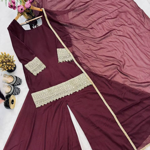 Ensemble Sharara en Georgette Heavy Star avec broderie de 5 mm, travail de codage de sequins et Latkan Dori, entièrement cousu, tenue de fête - Product Image 5