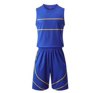 Uniforme de Baloncesto Ligero para Hombre con Pantalones Cortos Transpirables, Ropa Deportiva Resistente, Perfecta para Jugadores de Equipo y Atletas Jóvenes - Product Image 1