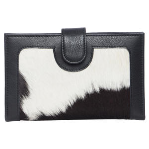 Cartera pequeña para mujer con cierre de cremallera Diseño de piel de vaca en blanco y negro - Product Image 3