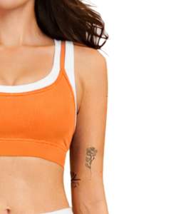Ensemble de sport personnalisé pour femme : soutien-gorge contrastant orange et blanc et pantalon évasé taille haute extensible pour yoga, fitness et gym – Vente en gros OEM personnalisée - Product Image 5