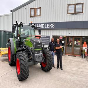 Tractores Fendt de 90HP-130HP, Alemania, 4WD, Fabricante de Maquinaria Agrícola, Componentes Principales, Bomba y Engranaje, Tractores Usados en Venta - Product Image 1
