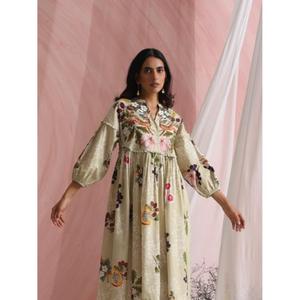 Vestido Midi Estilo Yoke Everlin, Mezcla de Algodón, Cómodo, con Encantadora Pintura a Mano, Crea un Look Caprichoso, Perfecto para Noches Frescas y Briseantes - Product Image 3