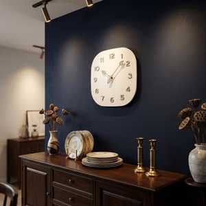 Reloj de Pared Cuadrado, Silencioso, con Diseño 3D de Hojas Naturales, Acabado Imitación Madera, Moderno, Bonito y Minimalista para Sala de Estar - Product Image 4