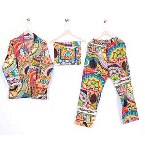 Ensemble de pyjama 100% coton fait main pour femmes avec fermeture à boutons, col rabattu, poches, sac assorti, vêtements de nuit confortables - Product Image 1