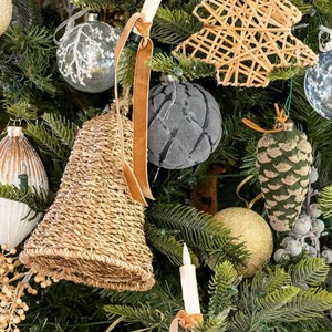 Campana colgante de hierba marina tejida a mano, mejor precio, adorno de hierba marina sostenible, campanas de Navidad - Product Image 3