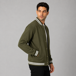 Ropa exterior de primera calidad que ofrece una suavidad interior y una construcción duradera y a la moda para un estilo urbano y elegante para el día a día. - Product Image 2