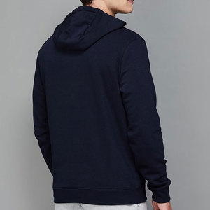 เสื้อฮู้ดผู้ชายแบบสั่งทำพิเศษ (OEM) ผ้าฟลีซ พิมพ์โลโก้ด้านหน้า ผสมโพลีเอสเตอร์/คอตตอน ระบายอากาศได้ดีและแห้งเร็ว - Product Image 2