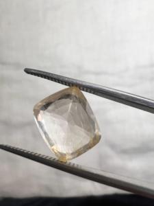 Piedra Suelta de Corindón Amarillo Brillante de 6.16ct, Origen Ceilán, Corte Cojín Antiguo, Venta al Por Mayor - Product Image 3
