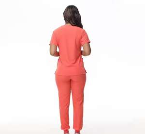 Conjuntos de uniformes médicos de manga corta para enfermeras, trajes de scrubs personalizados de sarga unisex para hospital, de alta calidad con detección de agujas - Product Image 3