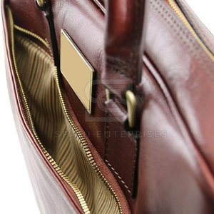 Bolsas ligeras para portátiles diseñadas con correa ergonómica para el hombro, superficie impermeable y estructura portátil delgada - Product Image 5