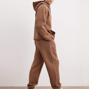 Ensemble de survêtements unisexes en molleton épais 600 g/m² avec logo personnalisé imprimé et strass, en coton French Terry, comprenant un sweat à capuche et un pantalon de survêtement - Product Image 4