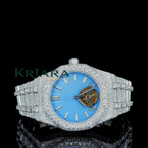Montre en acier inoxydable de qualité supérieure avec diamants Moissanite, design avant-gardiste, avec diamants véritables et conception durable - Product Image 5
