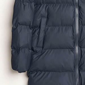 Blouson bomber matelassé brillant pour homme, coupe ajustée, rembourrage en polyester, capuche, écologique, streetwear tendance, logo personnalisé OEM - Product Image 4