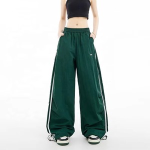 Pantalones Cargo Whiteaura International de Nailon Cortavientos de Peso Medio con Absorción de Humedad, Estilo Paracaídas, Cintura Elástica con Cordón - Product Image 2