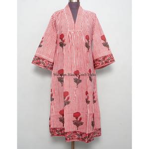 Robe décontractée mi-longue trapèze pour femme, faite main, moderne, col en V, imprimé floral au bloc, en coton écologique, respirante et lavable - Product Image 1