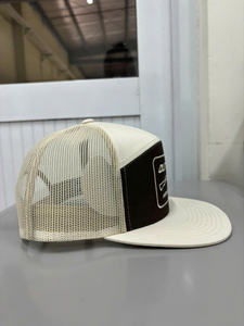 Gorra Trucker Unisex INJAE R 168 de Diseño Personalizado, Transpirable e Impermeable, con Panel Frontal de Lona con Patrón Marrón de Alta Calidad para Exteriores - Product Image 4