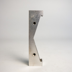Bloque de Posicionamiento en Forma de V de Acero Inoxidable, Perfilado, Fabricado a Medida por AMT VINA, Mecanizado CNC - Product Image 3