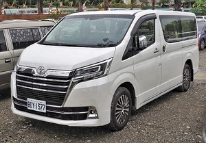 Viseras para Ventanas de Auto HIC, Material PMMA, 100% Compatibles con TOYOTA Hiace / Granvia (H300) 2019~ - Product Image 1