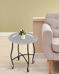 Table d'appoint ronde en métal de luxe avec pieds en fer courbés, table basse décorative pour le salon et la chambre à coucher - Product Image 2