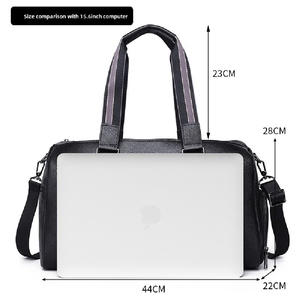 Sac de voyage unisexe en cuir noir avec bandoulière réglable, fermeture éclair résistante à l'eau, grande capacité, pour le sport et les voyages en plein air - Product Image 5