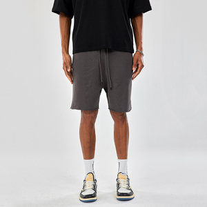 Shorts de sport personnalisés pour hommes, vêtements de sport performants, légers, pour la salle de sport, l'entraînement et les activités de plein air - Product Image 1