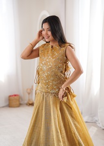 ขายส่งชุดเลเฮนกาโชลีพร้อมโคติ ซัลซ่า ครัช ตกแต่งด้วยงานปักเลื่อม ชุดเลเฮนกาโชลีสำหรับงานแต่งงาน - Product Image 3