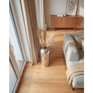 Vase décoratif en métal fait main, finition argentée, pour table, style moderne, idéal pour un cadeau de pendaison de crémaillère - Product Image 3