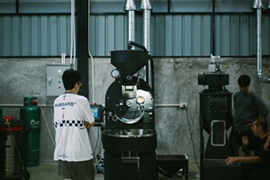 เครื่องคั่วกาแฟไฟฟ้า SUNROASTER ขนาด 15 กก. แบบดรัม ได้รับการรับรองมาตรฐาน ISO 9001 พร้อมบริการติดตั้งออนไลน์และสนับสนุนด้านเทคนิค กำลังไฟ 2.7 กิโลวัตต์ - Product Image 6