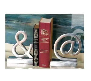 Sujetalibros de Metal con Acabado Satinado de Lujo, Superficie Refinada con Aspecto Elegante, Ideal para Decoración Sofisticada de Hogar, Oficina y Biblioteca, Resistente - Product Image 1