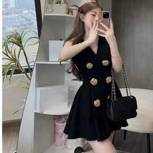 Robe longue élégante en soie unie pour femme, à manches courtes, alliant parfaitement élégance, confort et polyvalence pour toutes les occasions. - Product Image 5