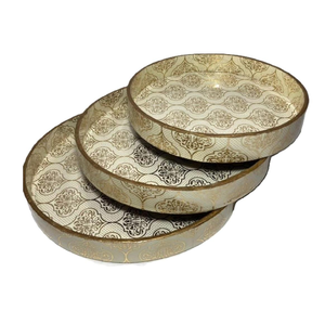 Juego de 3 bandejas rectangulares de MDF con acabado esmaltado para servir té y comida, de Blossom Craft India. - Product Image 1