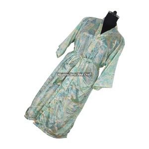 KL004 Vestido Maxi Bohemio Indio Hecho a Mano con Estampado Floral de Sari de Seda Vintage, Bata de Noche, Vestido de Playa Étnico de Verano, ODM de Secado Rápido - Product Image 1