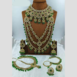 Ensemble Kundan opulent avec perles imitation plaquées or 24 carats pour usage quotidien, bijoux de mariée - 10575626GR - Product Image 1