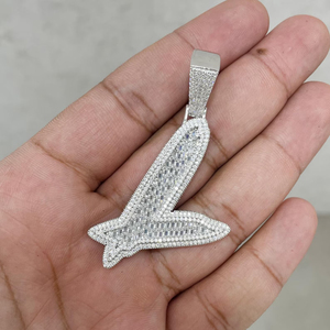 Colgante Personalizado con Letra L, Chapado en Plata, con Diamantes Moissanite Corte Baguette VVS, Estilo Hip Hop, Unisex, para Regalo - Product Image 1