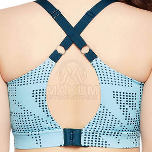 Soutien-gorge de sport axé sur le confort, avec matière douce et respirante et un maintien solide pour une utilisation quotidienne active - Product Image 5