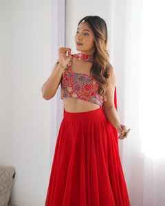 Lehenga Choli de Georgette Suave con Bordado Intenso, Completamente Cosido, para Novias, Bodas y Fiestas, con Dupatta, Ropa Étnica - Product Image 2