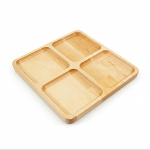 Plateau de service carré en bois de frêne rustique à 4 compartiments, plateau à collations, plateau à apéritifs, planche à charcuterie, qualité professionnelle pour la restauration - Product Image 1