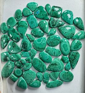 Piedras Sueltas de Malaquita Natural, Cabujón de Corte Ovalado, Forma Mixta, Color Verde, Hechas a Mano, 25-30 mm, para Decoración del Hogar de Alta Calidad - Product Image 2