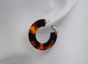 Joyería de moda vintage, pendientes de resina epoxi, Pendientes colgantes geométricos rectangulares de oro para mujeres y niñas de UCI - Product Image 2