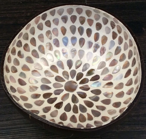 ชามมะพร้าวเวียดนาม วัสดุเปลือกมะพร้าวธรรมชาติ ทำด้วยมือ สำหรับเสิร์ฟสมูทตี้ ผลไม้ สลัด ภาชนะใส่อาหารสไตล์เรียบง่ายสำหรับครัว - Product Image 1