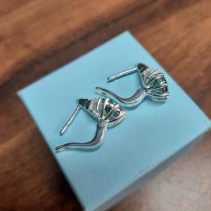 ต่างหูเพชรโมอิสซาไนต์ทรงกลมสีเขียวอมฟ้า งานแฮนด์เมด ทำจากเงินแท้ 925 ประดับเพชรระยิบระยับ ราคาประหยัด - Product Image 5