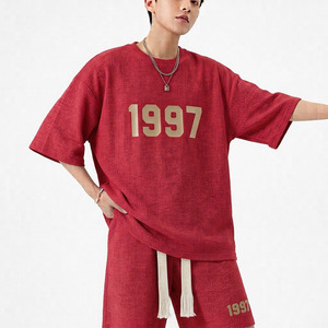 ชุดเซ็ตเสื้อยืดคอกลมโอเวอร์ไซส์ผ้าวาฟเฟิลระบายอากาศแฟชั่นใหม่ปี 2026 สำหรับผู้ชาย พร้อมกางเกงขาสั้น ชุดลำลองฤดูร้อน - Product Image 2