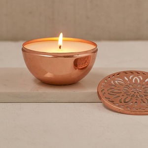 Portavelas de Metal Hecho a Mano con un Diseño Hermoso que Transforma una Noche Ordinaria en una Experiencia Mágica con Velas de Navidad - Product Image 6