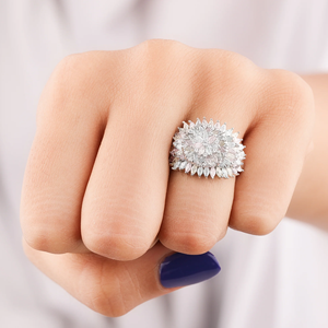 Bague en forme de grappe de fleurs pour femme, en argent sterling 925 plaqué, sertie de zircone cubique, style glamour pour fiançailles - Product Image 4