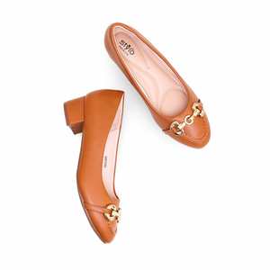 Tan WN7446 Zapatos de corte Pisos cómodos - Product Image 1