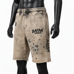 กางเกงขาสั้นผู้ชายผ้าฝ้ายฟลีซพรีเมียม 340 GSM ล้างสีแบบแอซิดวอช สีเบจ ประดับโลโก้กราฟิกด้วยคริสตัล - Product Image 4