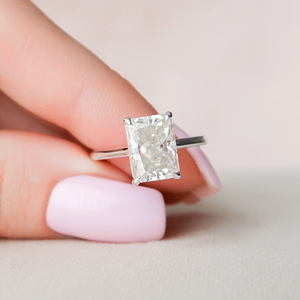 แหวนเพชรทรงเรเดียนท์คัท ทอง 14K สำหรับผู้หญิง คลาสสิก ได้รับการรับรองจาก IGI เพชรเพาะเลี้ยงในห้องปฏิบัติการ - Product Image 1