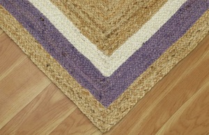 Alfombra de yute natural hecha a mano con borde morado y blanco – Alfombra rústica ecológica - Product Image 5