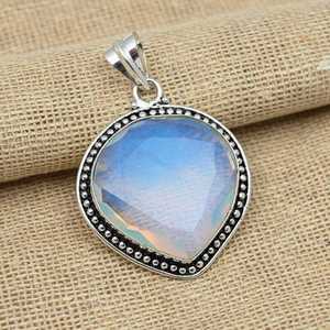 Pendentif en opale laiteuse, bijoux en argent sterling 925 massif, fait main, magnifique cadeau d'anniversaire pour elle - Product Image 1